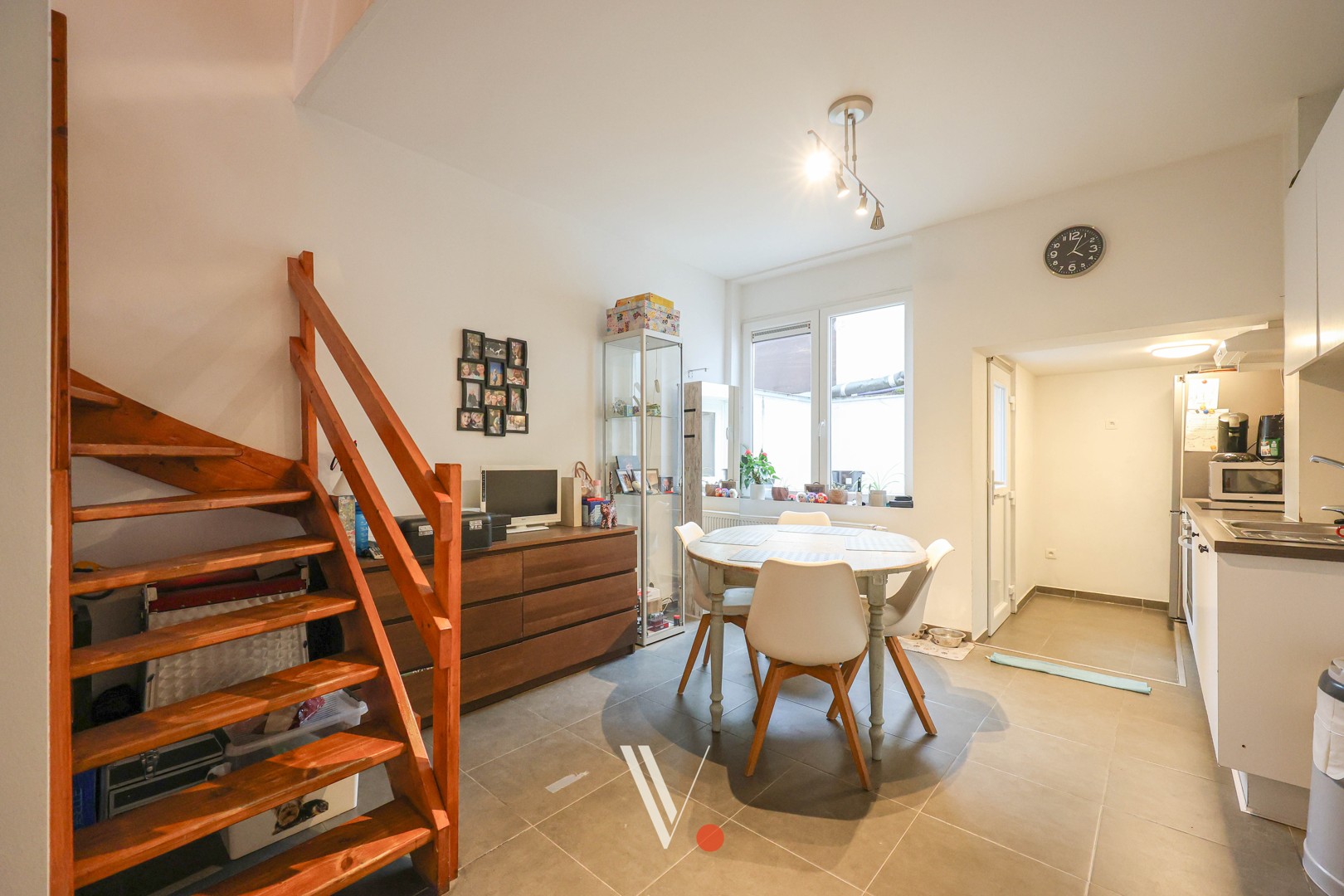 Instapklare rijwoning met 3 slaapkamers in het centrum van Izegem - foto 5