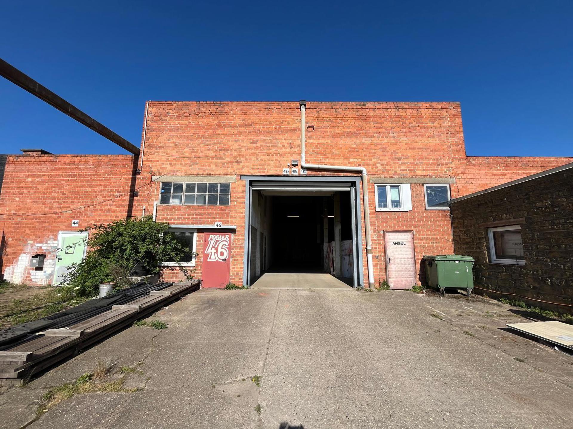 Magazijn unit 48B van 86 m² te Rumst/Terhagen. Goed bereikbaar en centraal gelegen tussen A12 en E19 richting Brussel en Antwerpen.