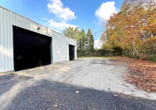 Magazijn 450m² te huur- magazijnen vanaf 300m² tot 7500m² te huur- opgesplitst, voorste deel- zeer goede locatie in de nabijheid van de...