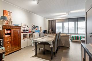 Dit appartement vind je terug in het centrum van Merksem, een plek waar alle benodigdheden en voorzieningen samenkomen. Werkelijk alles bevindt...