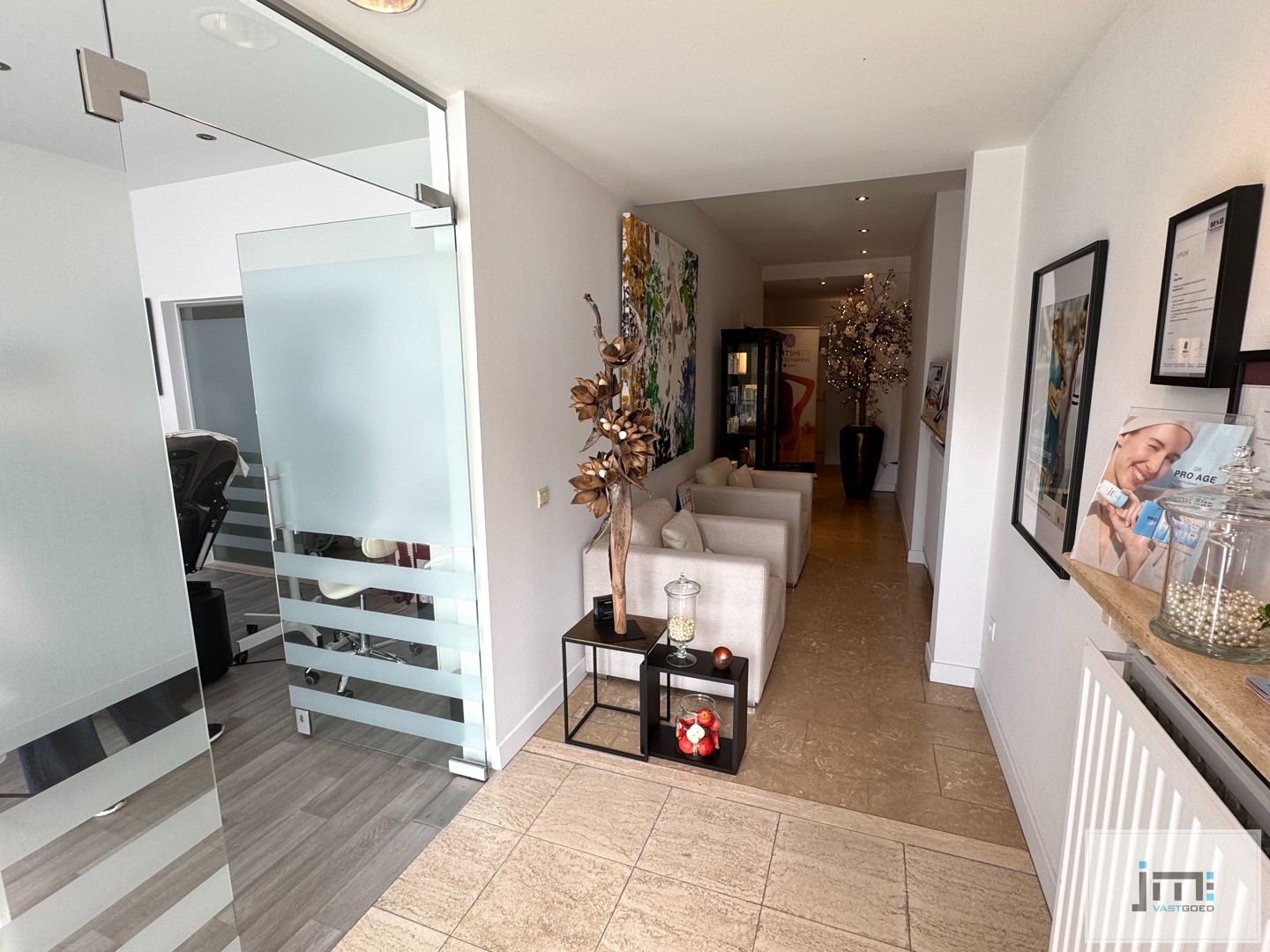 Mooi ingericht kantoor/winkel - photo 2