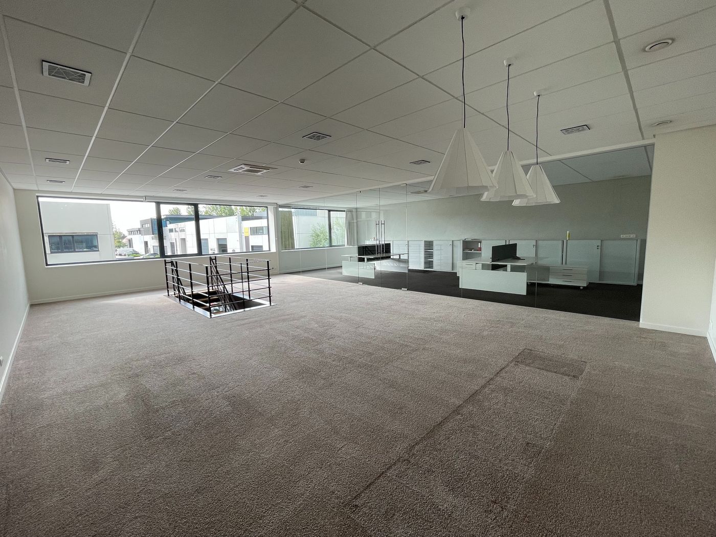 240 m² kantoor/handelsruimte met tal van mogelijkheden in Knokke-Heist - photo 3