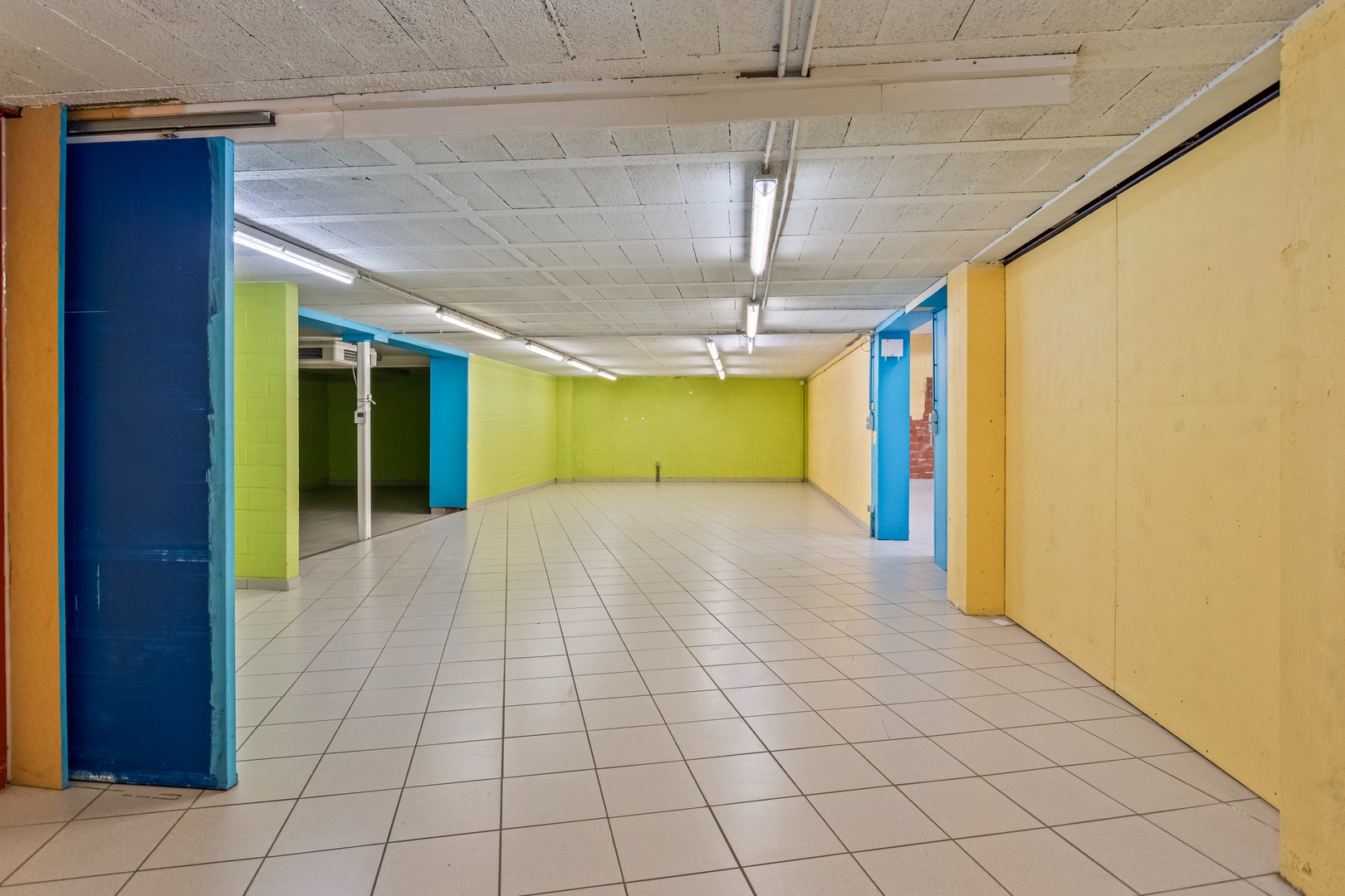 Magazijn van 270 m² met een goede centrale ligging - foto 1