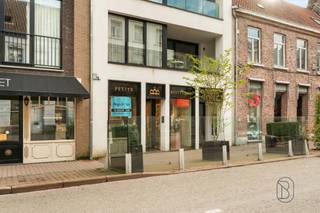 Te koop: instapklaar handelspand op toplocatie in DeinzeOntdek dit uitstekend gelegen handelspand van 84 m² in de levendige Tolpoortstraat. Dankzij...