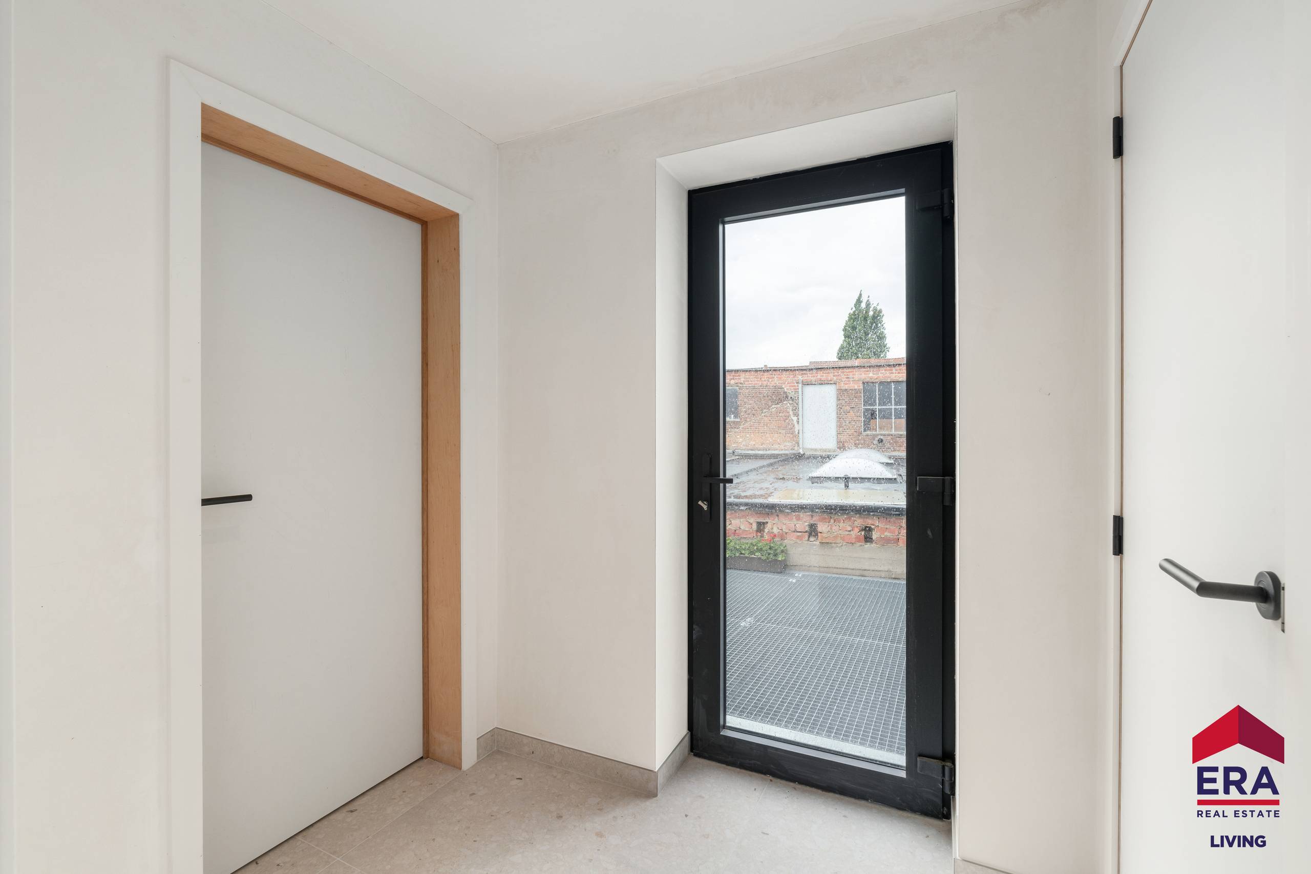 Gerenoveerd appartement met 3 of meer slaapkamers &amp; terras - foto 4