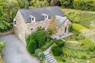 We Invest Malmedy is pleased to present this detached house ideally located on the heights of Trois-Ponts, at 62 Rue des Villas. Built in 1997...