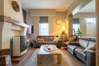 Exclusieve handelswoning te koop in Grootlo!Bent u op zoek naar een toplocatie waar u wonen en werken kunt combineren? Deze uitzonderlijke...