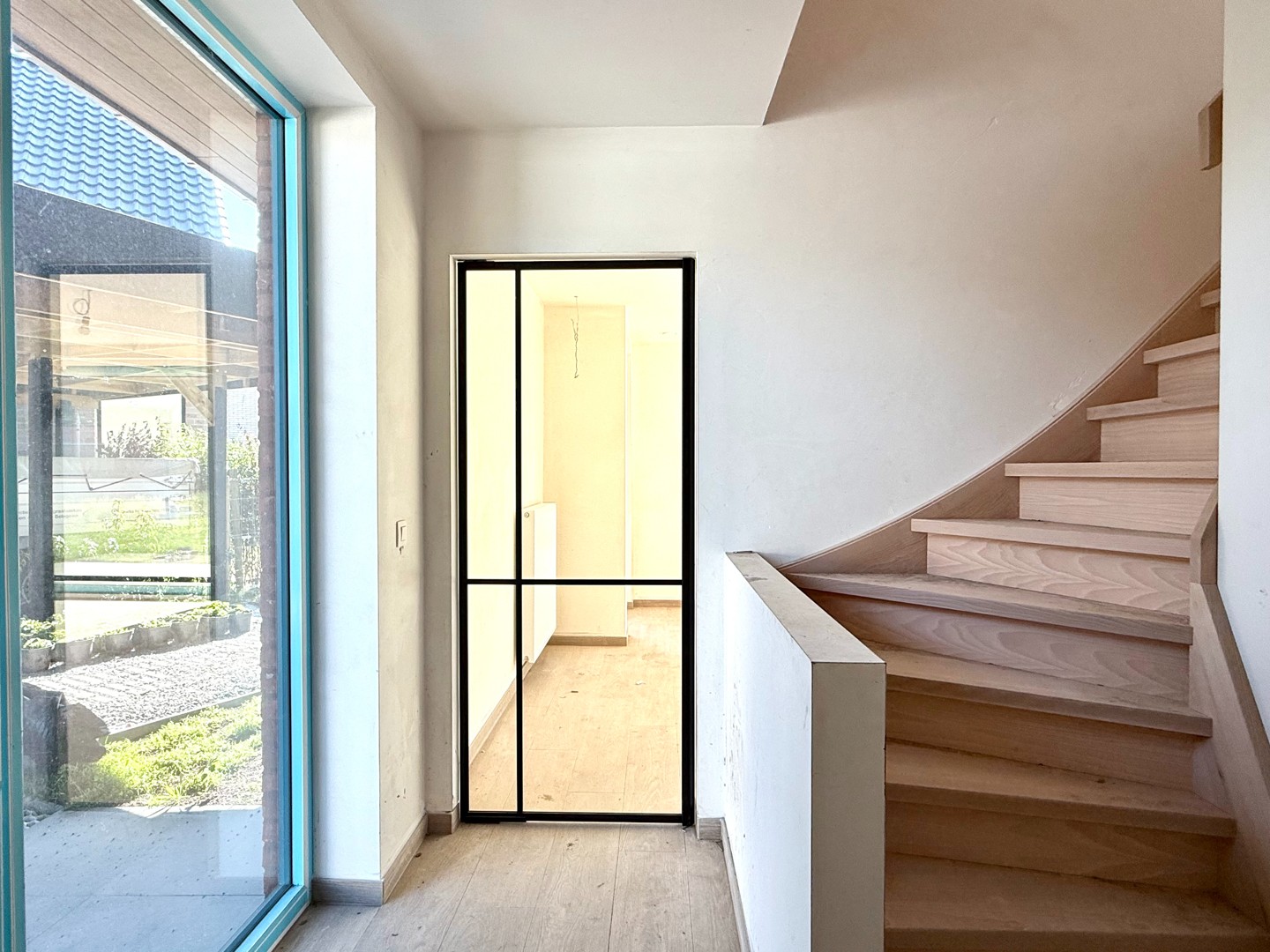 Moderne nieuwbouwwoning in rustige wijk te Harelbeke met 3 slaapkamers - photo 2