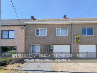 <span><span>🏠 Ontdek je nieuwe thuis tijdens het weekend van de <strong>OPENKIJKDAGEN</strong>!<br />📅 <strong>Vrijdag 16 oktober</strong><strong>⏰</strong><strong> 17u – 18u30</strong><br />📌 <strong>Vrij toegankelijk – GEEN afspraak nodig</strong><br />📞 Wil je eerder al een kijkje nemen? Bel ons op ☎️ <strong>055 30 92 90</strong></span></span><br /><br />TE RENOVEREN GEZINSWONING, gelegen op een VLOT BEREIKBARE LOCATIE te Zwalm, waar u geniet van een AANGENAME COMBINATIE van RUIMTE en BEREIKBAARHIED. Dankzij de GUNSTIGE LIGGING bevindt zich zowel het CENTRUM van Zwalm als Zottegem op korte afstand, terwijl u achteraan kan genieten van een PRACHTIG UITZICHT over de OMLIGGENDE LANDERIJEN. Met 3 VOLWAARDIGE SLAAPKAMERS, een INPANDIGE GARAGE en een RUIME ZOLDERVERDIEPING biedt deze eigendom BIJZONDER VEEL POTENTIEEL. Mits RENOVATIE kan deze woning uitgroeien tot een HEDENDAAGSE GEZINSWONING, volledig afgestemd op uw EIGEN SMAAK en WOONWENSEN.<br />De indeling gaat als volgt: via de inkomhall heeft u toegang tot de ruime woonkamer. Aanpalend bevindt zich een te renoveren keuken met achterliggende wasplaats en apart toilet. Verder beschikt u op het gelijkvloers ook over een inpandige garage, toegankelijk via het terras. Op de verdieping biedt de nachthall toegang tot 3 volwaardige slaapkamers en een te renoveren badkamer. De zolderverdieping biedt verdere uitbreidingsmogelijkheden. <br />Buitenshuis beschikt deze eigendom over een aangenaam terras, tuin en perceel weide met zicht op de achterliggende velden. <br /><br />Adres: Hundelgemsebaan 78 te Zwalm<br /><br />EPC: 699kWh/m²; G-score A en P-score C; Renovatieplicht van toepassing; Bestuursmaatregelen in het maatregelenregister: Neen; Beschikbaar bij akte