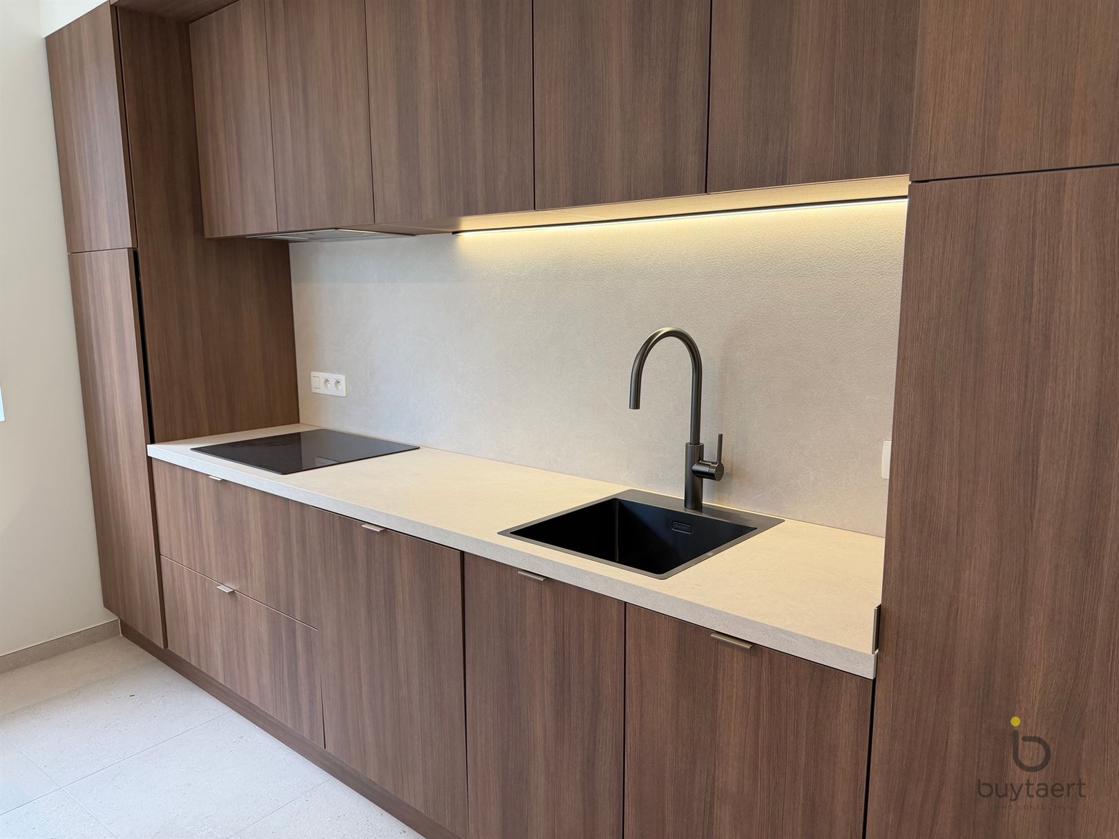 Gerenoveerd 3 slaapkamer appartement op de Singel Antwerpen. - foto 3