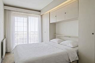 Sunny and spacious 2-bedroom apartment for sale located in Middelkerke, Paul De Smet De Naeyerstraat 34. The apartment with 2 spacious terraces...