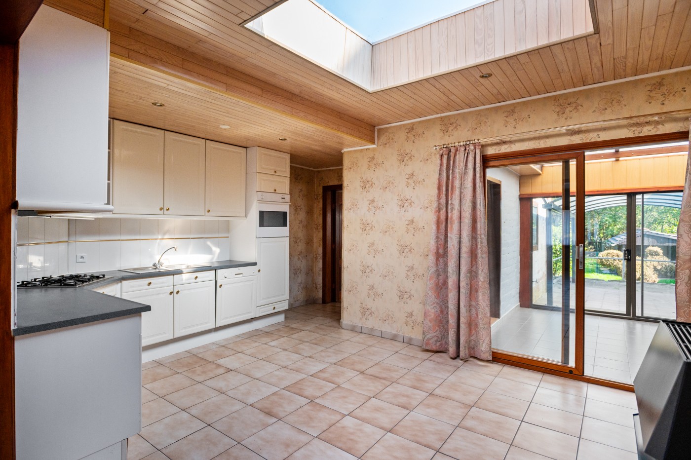 Charmante, te renoveren woning met 3 slpk., tuin en garage - foto 5