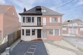 VERRASSEND, KARAKTERISTIEKE WONING IN HALFOPEN BEBOUWING MET 4 SLAAPKAMERS IN BALEN*** Bekijkt U deze woning via een aanverwante website? Surf dan...