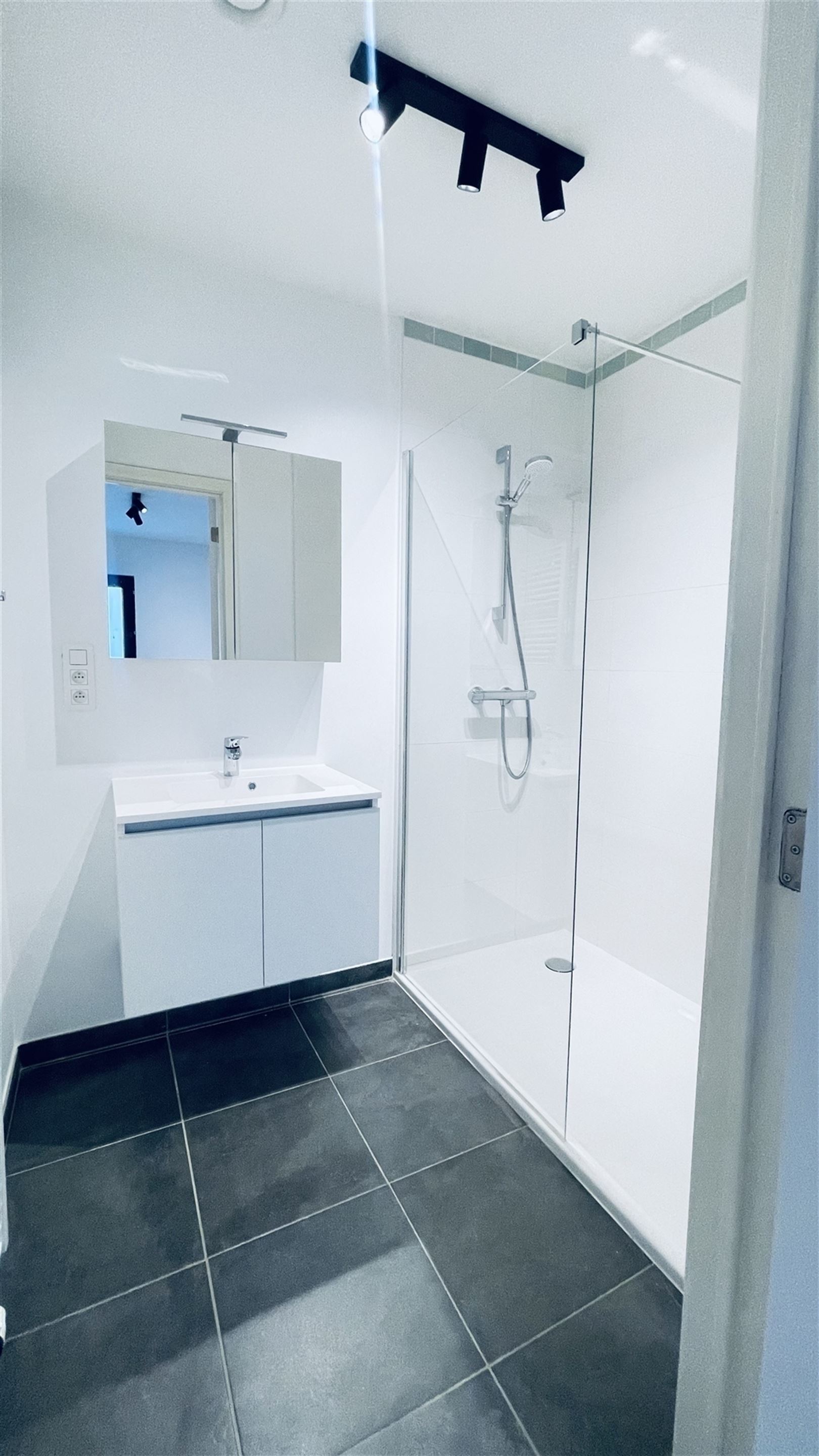Charmante 1 slaapkamer app. op 100meter van zeedijk en haven - foto 5