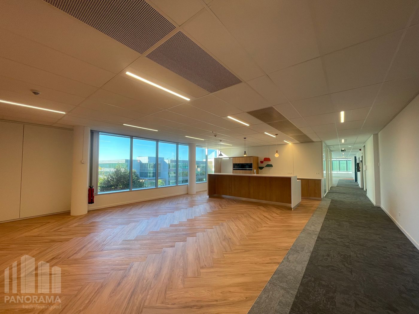 BUREAUX PRÊTS À L'EMPLOI DE 1.385 m² À LOUER DANS THE SAGE - photo 4