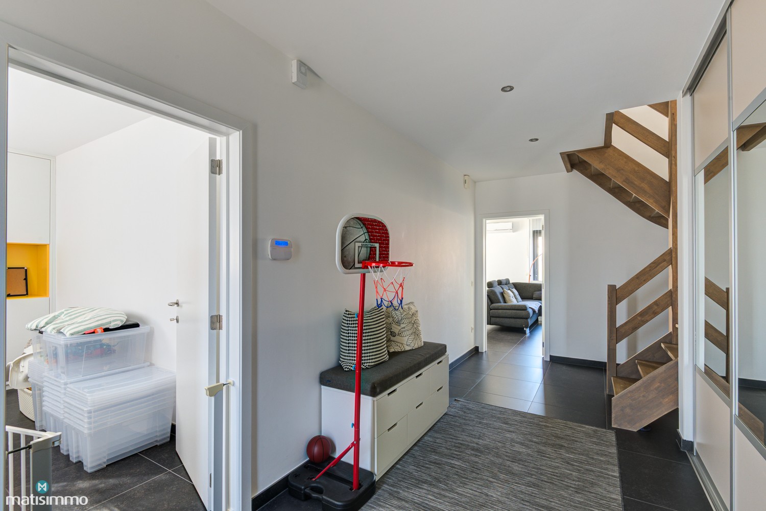 RUIME NIEUWBOUWWONING MET 3 SLAAPKAMERS, TUIN EN CARPORT MET AUTOMATISCHE POORT NABIJ HET CENTRUM VAN BILZEN - foto 4