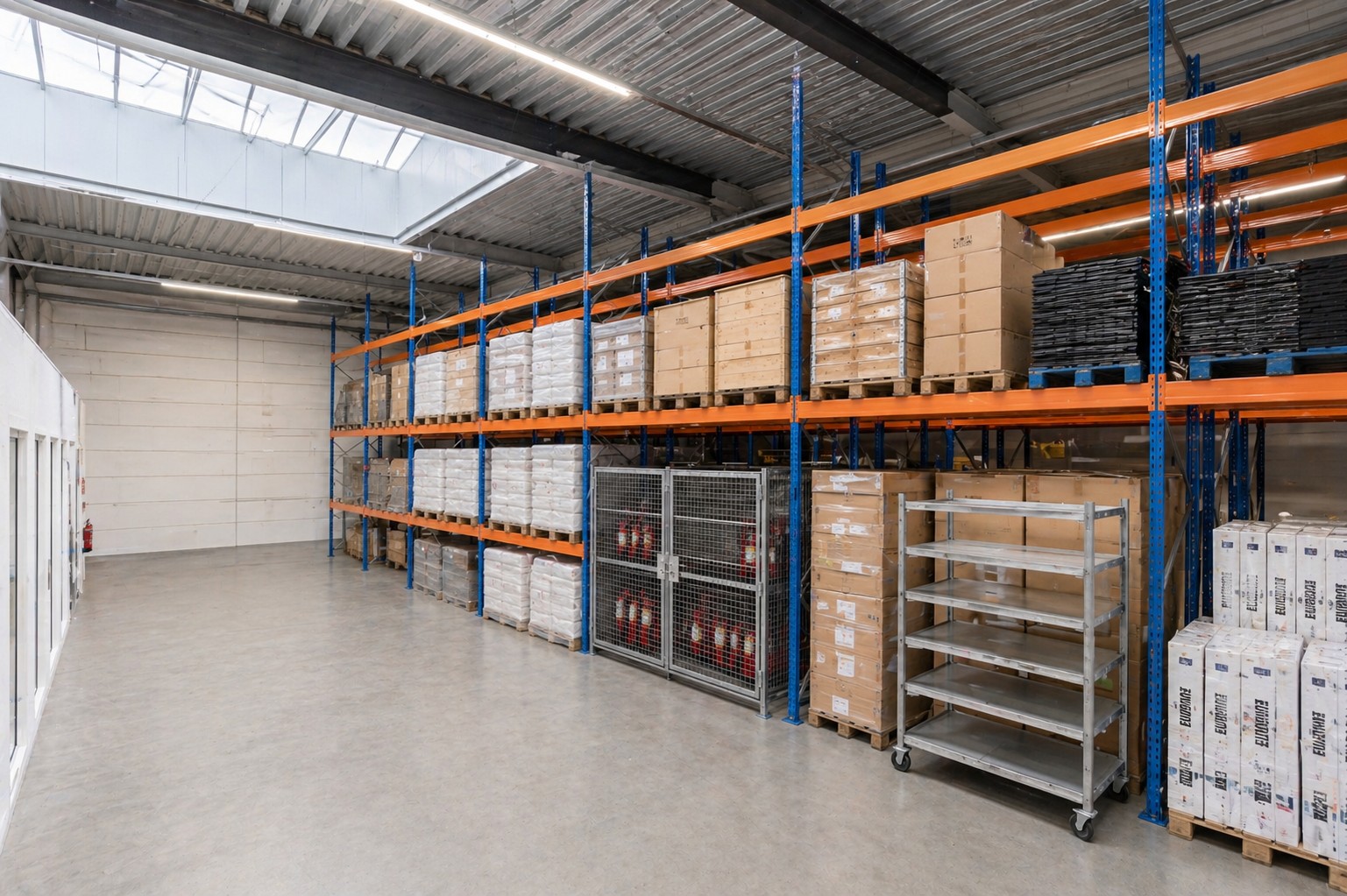 MODERNE KMO-UNIT VAN 512 m² MET KANTOOR – TOPLIGGING TE WILRIJK - foto 2