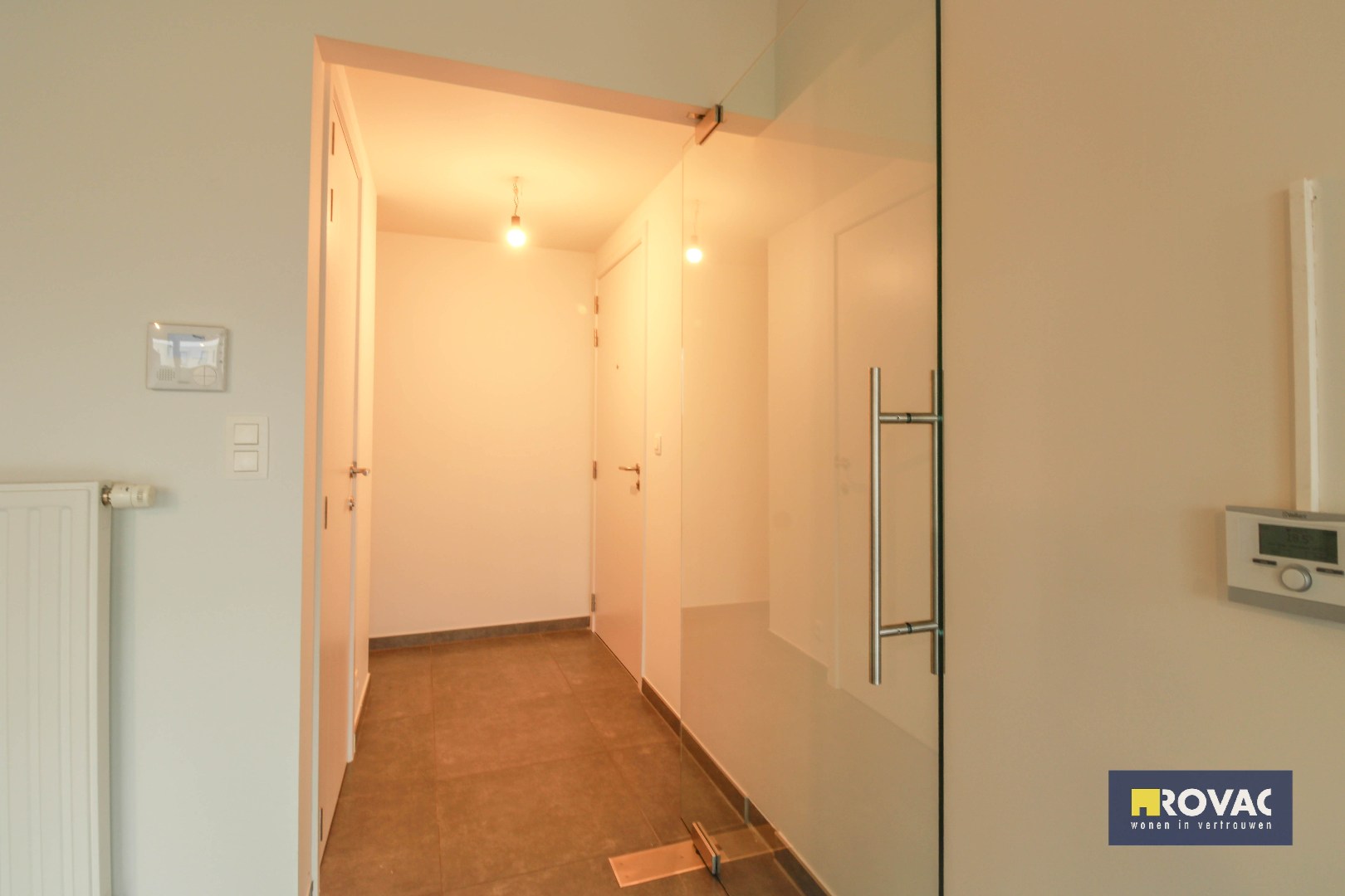 Gelijkvloers appartement met tuin en garage! - foto 2