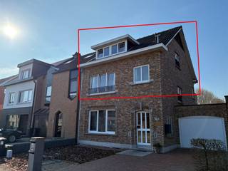 Quietly situated duplex apartment on the 1st & 2nd floor (above a doctor's office) * 1st floor : entrance hall with checkroom, rectangular living...