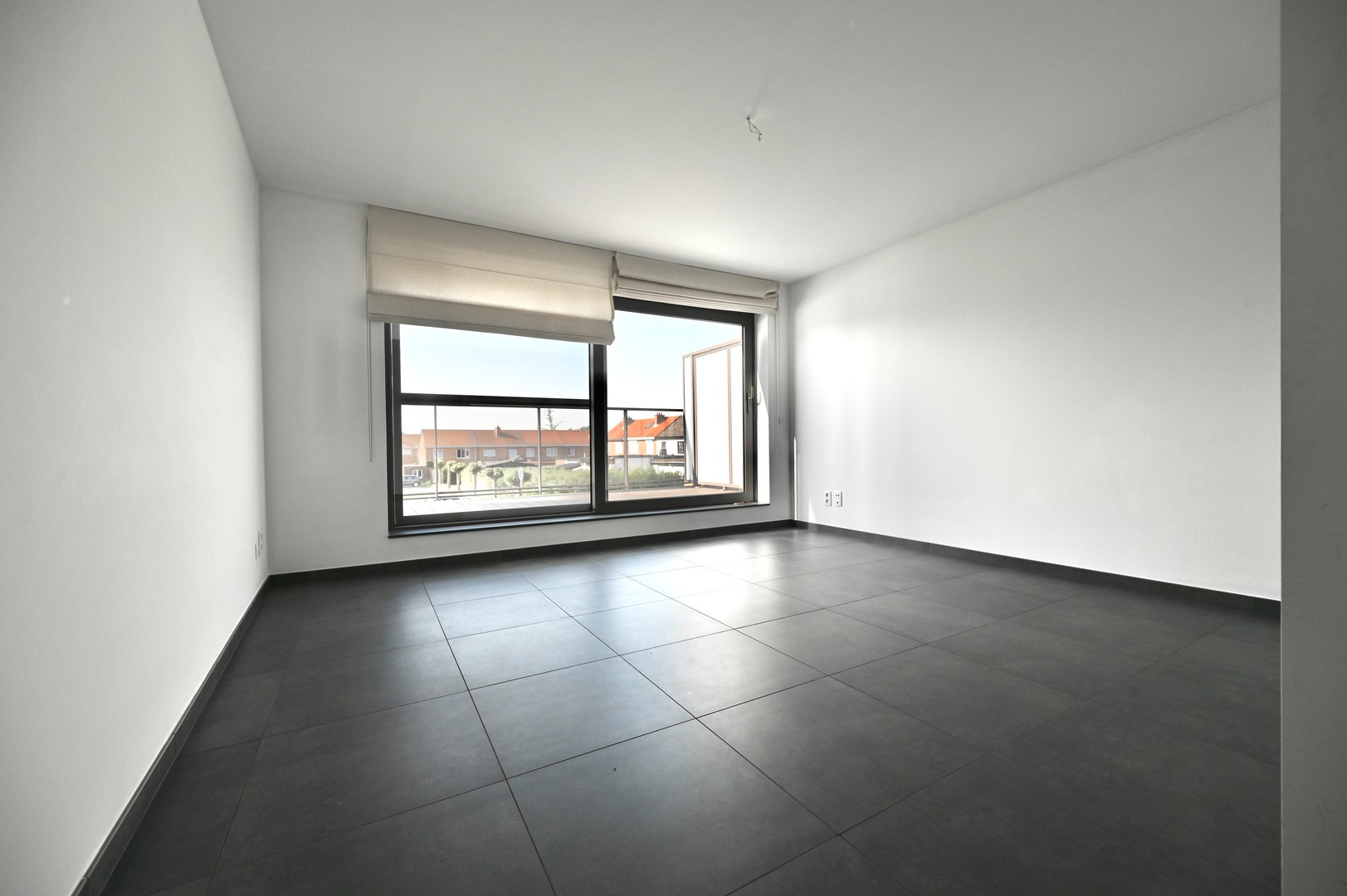 Duplex appartement met 3 slaapkamers, 2 badkamers en 1 autostaanplaats. - foto 2
