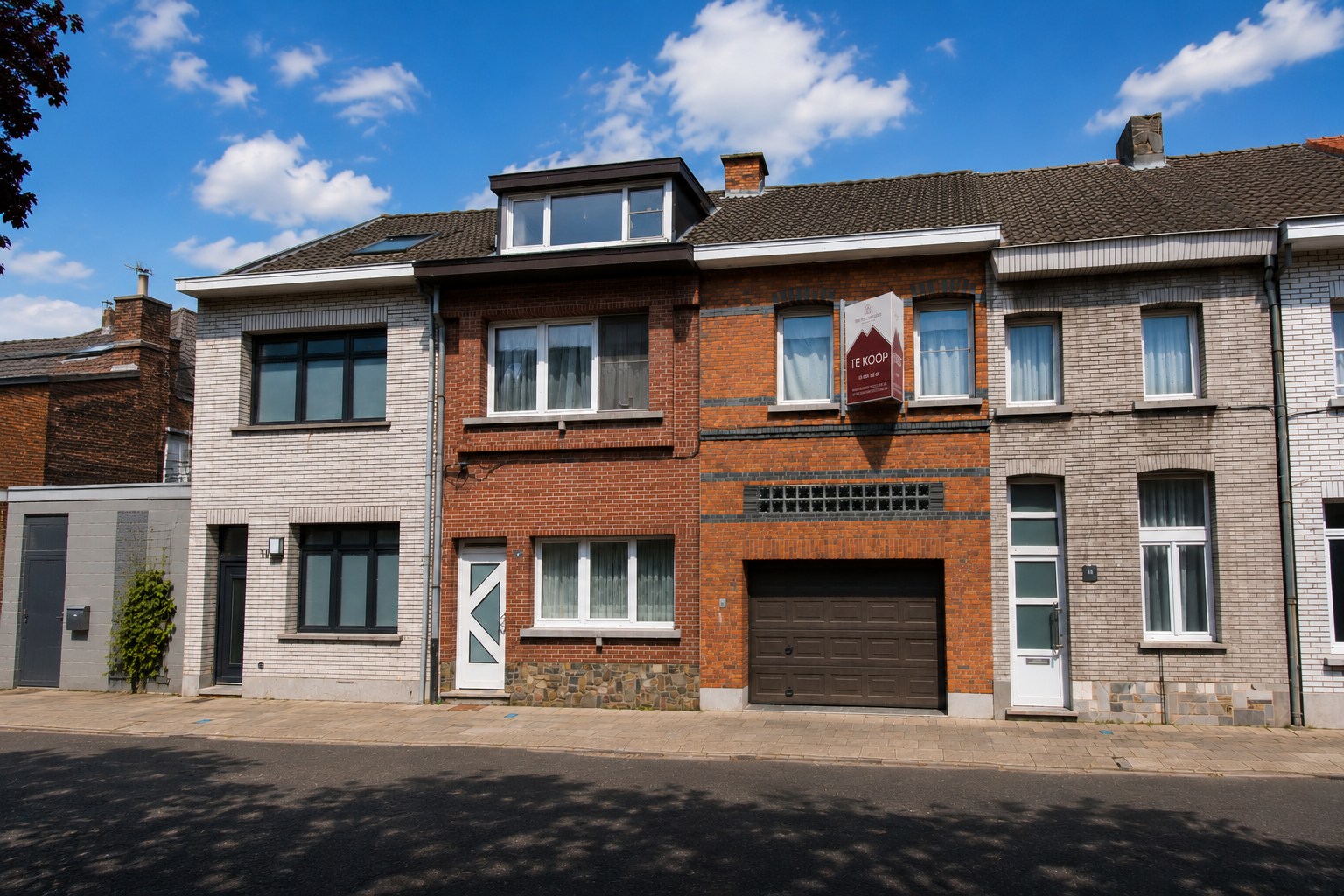 House for sale in Sint-Niklaas with 6 bedrooms - photo 2
