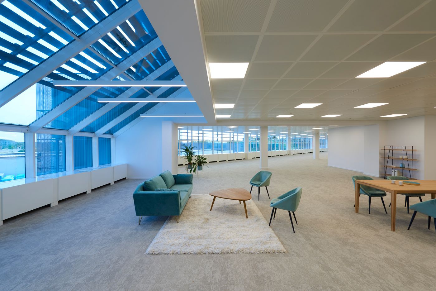 Gerenoveerde en instapklare kantoren van 800 m² nabij de R0 - foto 2