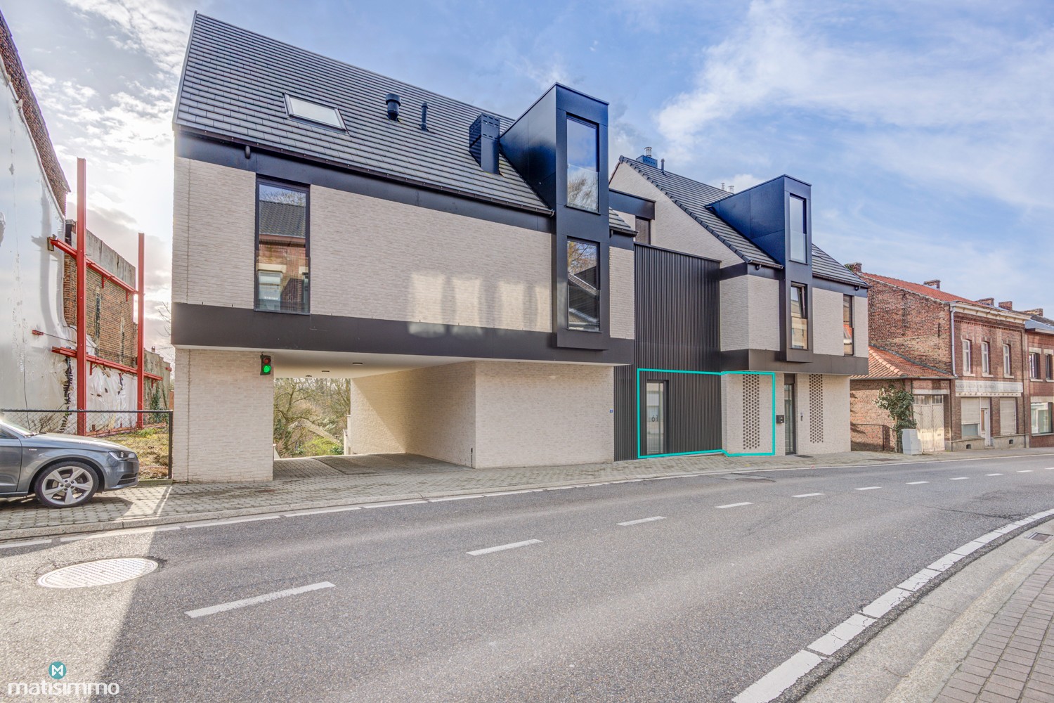 GELIJKSVLOERS APPARTEMENT MET ZUIDGERICHT TERRAS GELEGEN NABIJ HET CENTRUM VAN BILZEN - foto 2