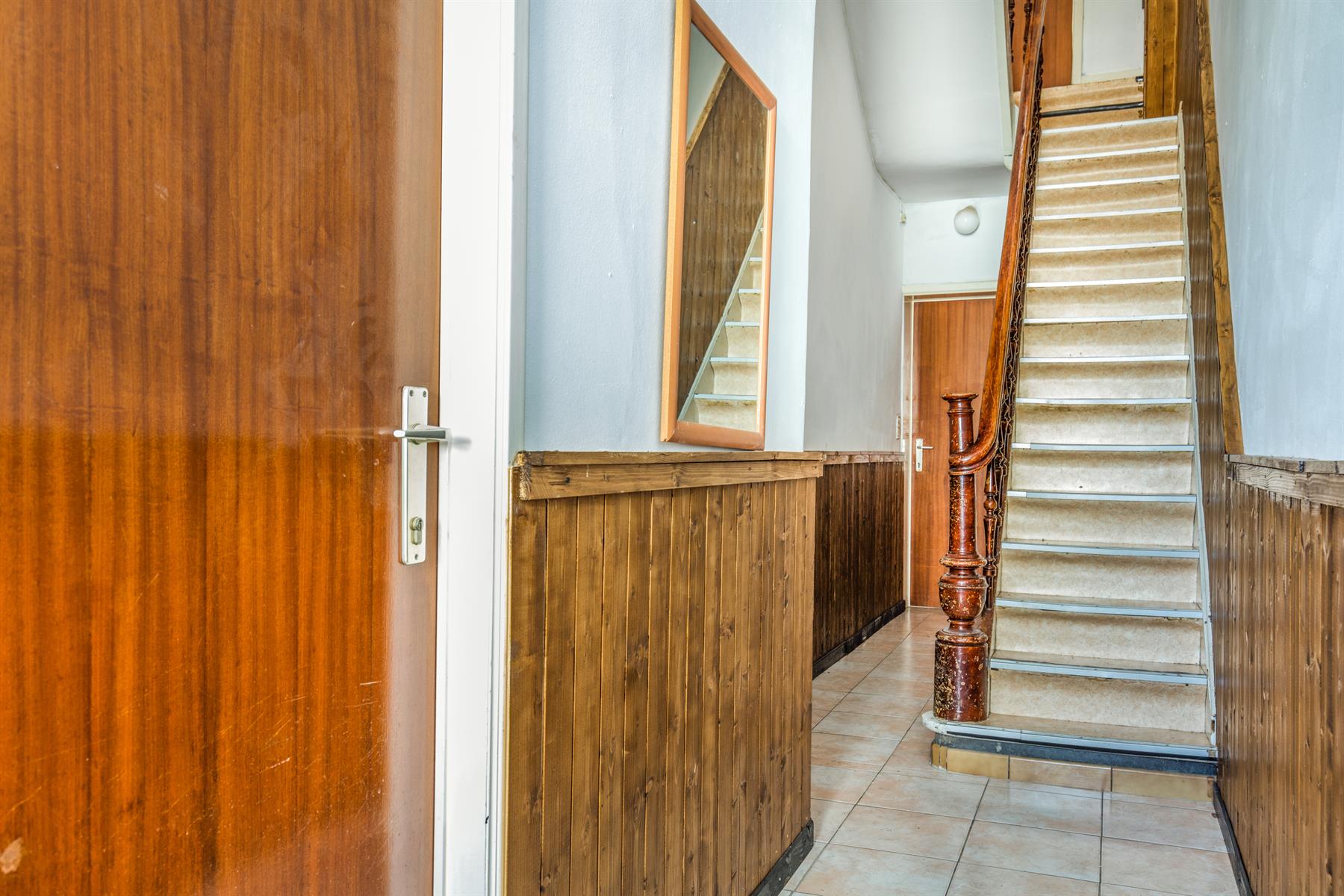 Te renoveren Woonhuis ingedeeld in 3 appartementen - foto 3