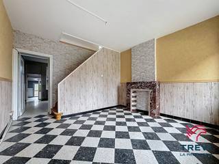 À vendre à Gilly, charmante maison de ± 100 m² habitables, idéale pour une première acquisition ou un investissement. Cette maison se compose...