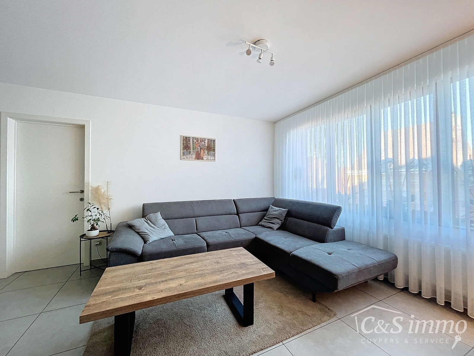 Ruim 3-slaapkamerappartement in een recent gebouw - foto 4