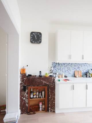 <p>Tof appartement (1e verdiep) vlakbij het hippe Park spoor noord! Tal van supermarkten, horecazaken en voorzieningen op wandel- en fietsafstand. Invalswegen en haltes voor het openbaar vervoer zeer dichtbij.</p><p>Indeling: We betreden het appartement via de inkomhal dewelke toegang geeft tot de leef- en eetruimte met open keuken. Aansluitend vinden we één ruime slaapkamer met voldoende plaats voor een groot bureau en dressing. De badkamer is voorzien met douche, lavabomeubel en toilet.<br />Grote ramen aan de voor- en achtergevel voorzien veel lichtinval doorheen het hele appartement.</p><p>Energiezuinig & Comfortabel:<br />- EPC C (210 kWh/m²/jaar) – goede energieprestatie voor dit type woning!<br />- Verwarmd met hoogrenderende gasketel voor efficiënte verwarming<br />- Gebouw recent geïsoleerd (winter 2021-2022): dak + achter- en zijgevel<br />- Dubbele beglazing + LED-verlichting</p><p>Een van de eigenaars is syndicus, met huidige maandelijkse bijdrage van 50 euro.</p><p>Het appartement is meteen beschikbaar.</p><p>Perfect voor starters en investeerders</p>
