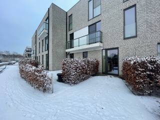 Welkom in Aarschot! Dit prachtige moderne appartementsgebouw werd gebouwd in 2021 en bevindt zich in een rustige wijk aan de rand van de stad...