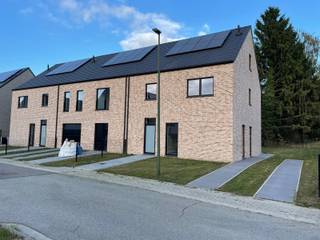 Moderne nieuwbouwwoning met 4 slaapkamers en tuin in hartje Sint-Joris-Weert (EPB in opmaak)Ontdek deze energiezuinige nieuwbouwwoning (bouwjaar...