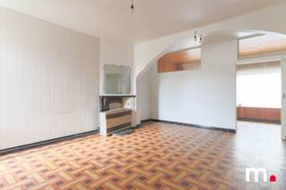 Bent u op zoek naar een woning in een centrale buurt? Deze woning in Deerlijk biedt alles wat u zoekt! Met een grondoppervlakte van 180 m² en...