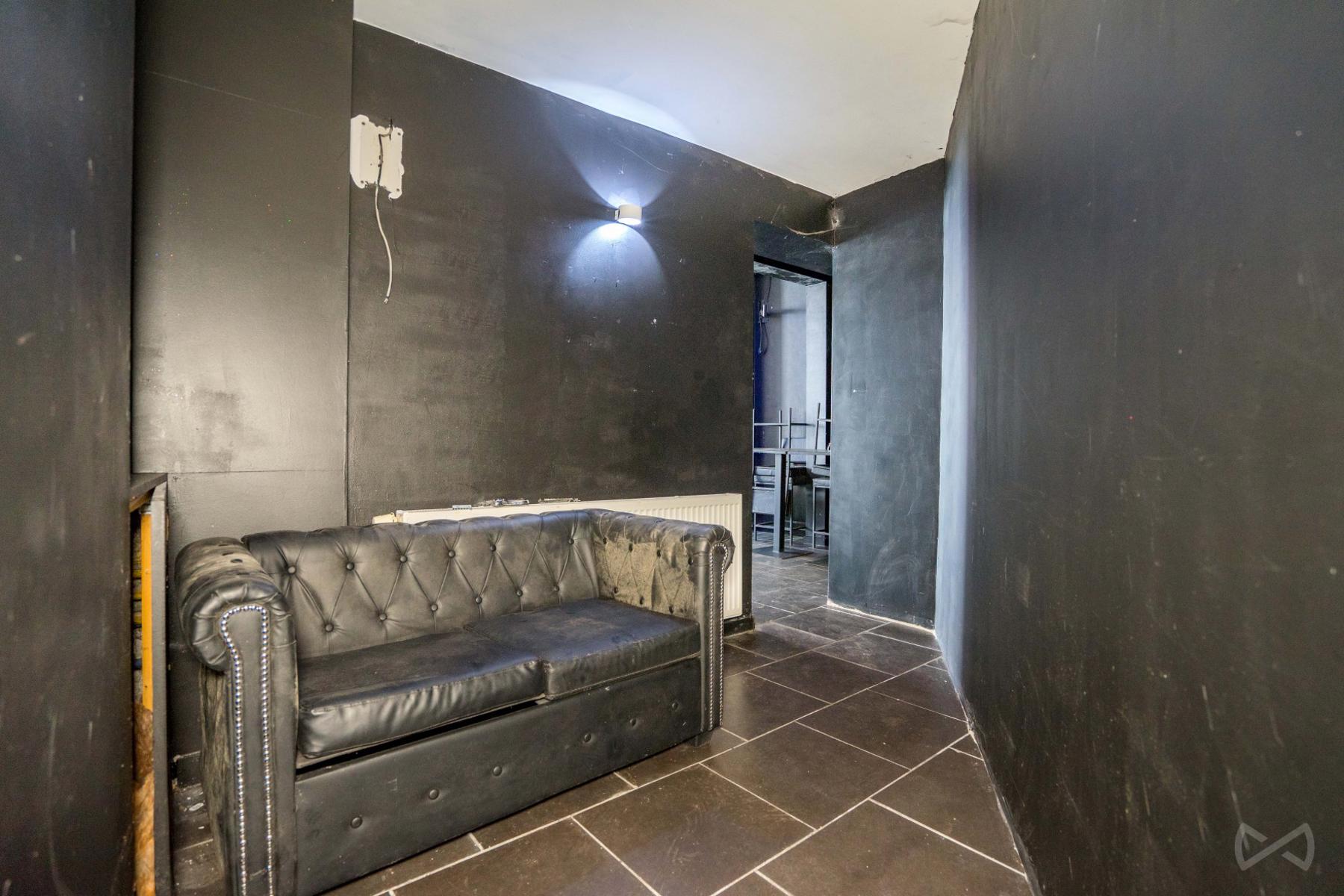 Commercial à louer à Huy - photo 5