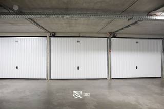 Loodswezenplein Garage 182 - Spacious garage box with adjoining storage room on level -2 - Dimensions: 3.08 x 5.73 m, adjoining storage room: 6.28 x 6.64 - Sale under long lease - Entrance via Lombardsijdestraat - Passenger elevator present