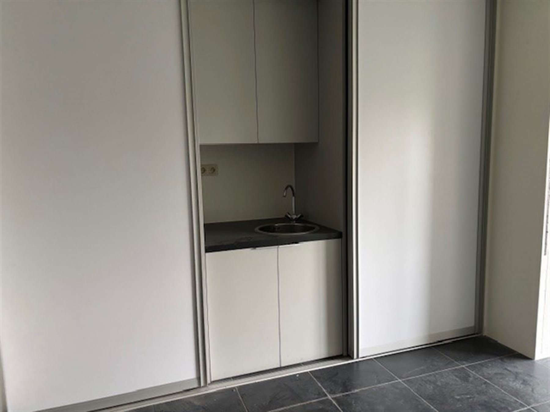 Uitstekend gelegen handelspand/ kantoorruimte - foto 5