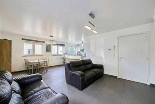 Dit modern instapklaar appartement is op 5 minuten van de oprit van de E314 gelegen. Het maakt deel uit van een woonblok van 6 appartementen. Op de...