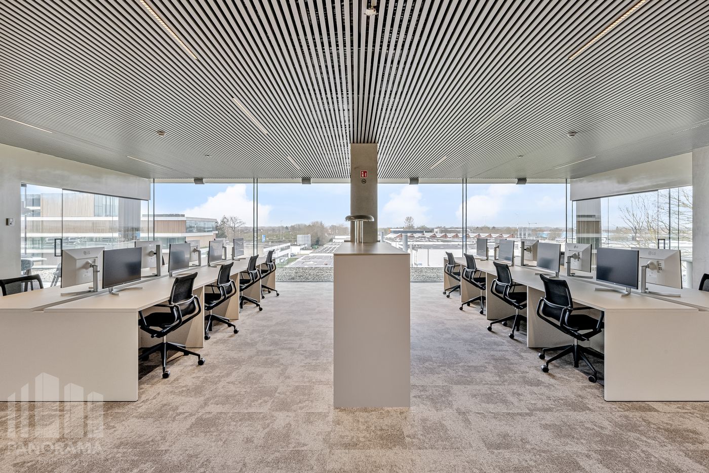 639 m² HIGH-END KANTOREN OP TOPLOCATIE LANGS DE E40 TE OOSTKAMP - foto 4