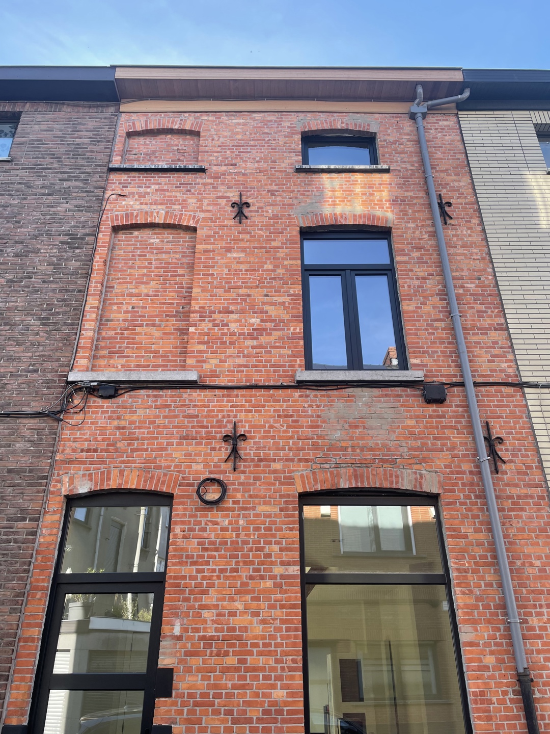 Gerenoveerde woning met 3 slpks en zolderruimte met terras - foto 3