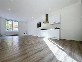 This bright 3-bedroom apartment is for rent in a small, quiet residence (without a lift) on the first floor. The apartment combines a practical layout with pleasant light and is close to public transport and various shopping facilities.<br /><br />Layout:<br />-Inviting entrance hall<br />-Bright living space with an open kitchen<br />-Three full bedrooms (Bedroom 1, Bedroom 2 and Bedroom 3)<br />-Sunny terrace<br />-Bathroom with shower, sink and toilet<br />-Large, closed outdoor storage<br /><br />Pros:<br />-Located on the 1st floor of a small residence<br />-Lots of natural light<br />-Three full bedrooms<br />-Pleasant terrace<br />-Practical and spacious enclosed outdoor storage<br />-Close to public transport<br /><br />Are you interested in this property for rent? Go to our website www.dewaele.com and click on the property you want to rent. Via the red button “request your visit”, we ask you to fill out a profile briefly. After that, we will contact you for a visit. Appointments cannot be made by phone.<br /><br />These AI visualizations are intended as inspiration. No technical specifications, urban planning regulations, or concrete realization possibilities were taken into account.