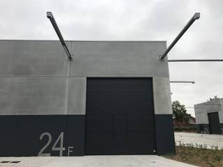 Recente loods van 108 m² te huur gelegen aan de vaart te Roeselare. Bijhorende privatieve parkeerplaats.Project Triple TowersEnkele...