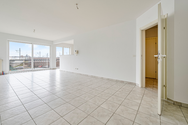 LICHTRIJK APPARTEMENT IN DOODLOPENDE STRAAT - photo 2