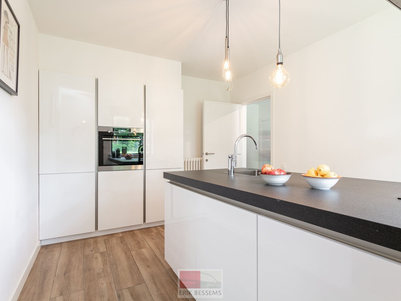 Instapklare, volledig onderkelderde bungalow, gelegen op een royaal perceel van 731 m², met een bewoonbare oppervlakte van ca. 159 m². - foto 5