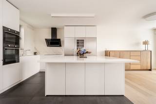 Penthouse exceptionnel dans un emplacement de choix !Surface habitable : 116 m².Ce penthouse exceptionnel offre un accès direct par l'ascenseur...