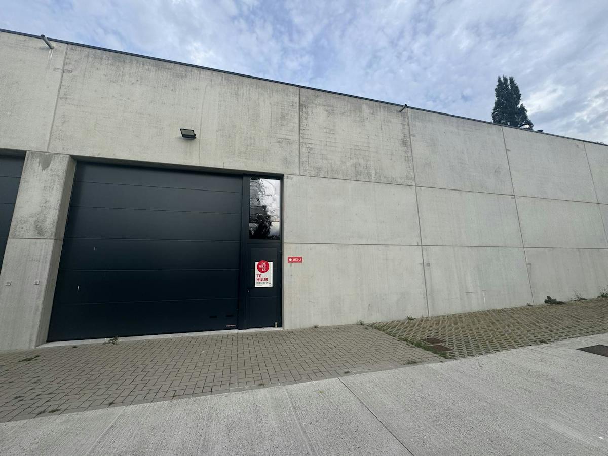Te huur: KMO-unit (300 m²) met 2 parkeerplaatsen in Oostkamp - foto 5