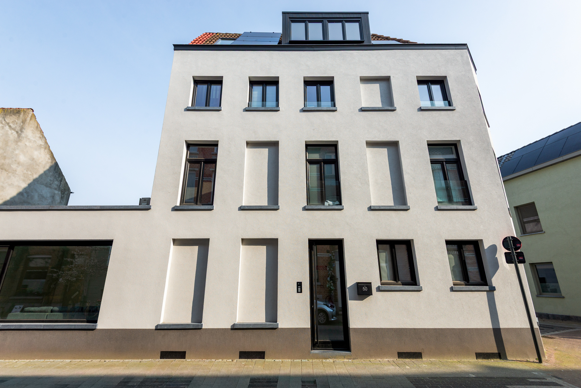 Volledig gerenoveerde opbrengsteigendom met top rendement - foto 2