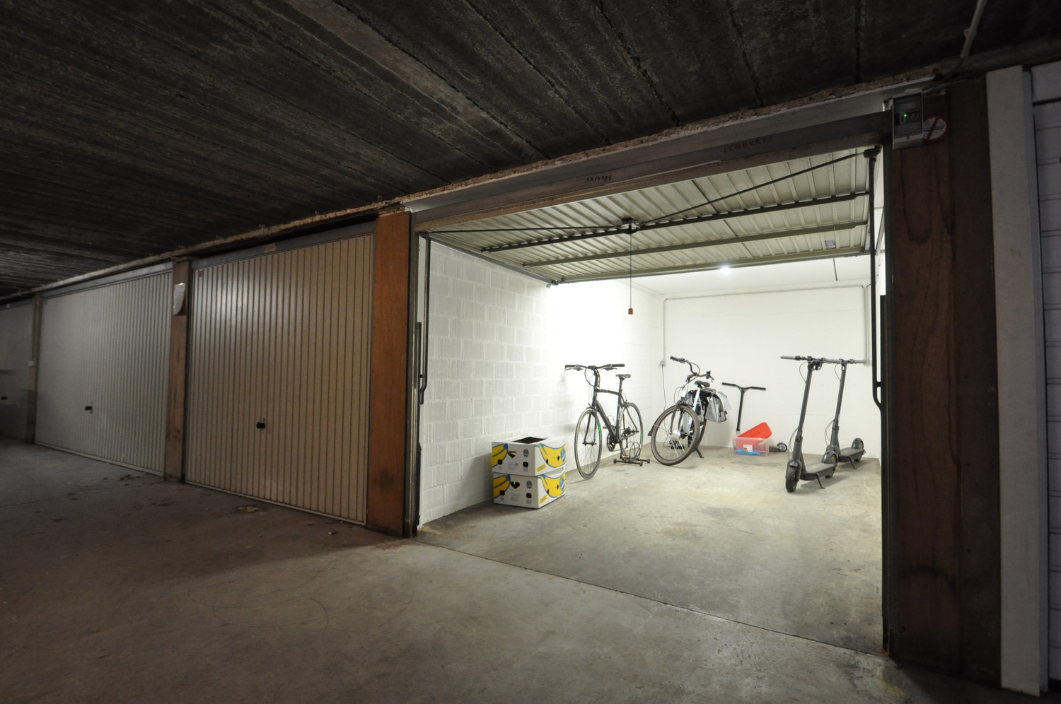 Goed gelegen gesloten garagebox nabij het strand in Duinbergen - photo 5