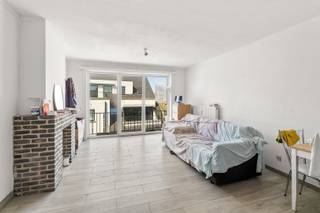À De Haan, également connu sous le nom de Le Coq Sur Mer, nous vous offrons ce magnifique appartement qui vient d'être rénové et qui est prêt à...