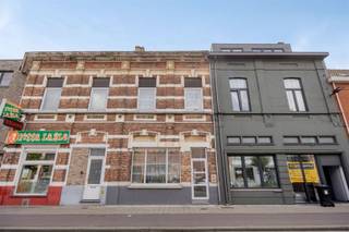 Goed onderhouden ééngezinswoning, centraal gelegen op een perceel van 100 m². Indeling: inkom, zonnige living, droge kelder, ruime ingerichte...